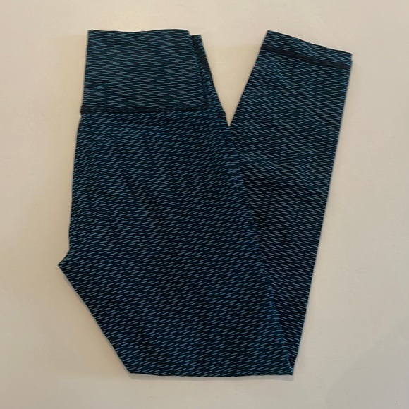 Lululemon cropped pant - Picture 1 of 3